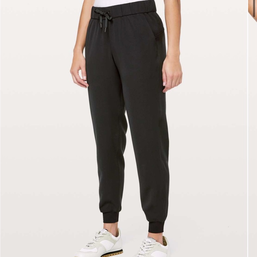 Lululemon On the Fly Jogger Pants Size 2 Black EUC